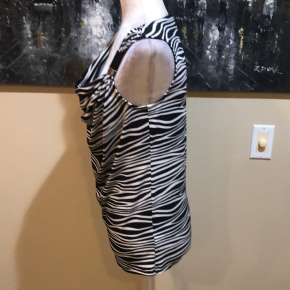Michael Kors B&W Zebra Sleeveless Cinched Shoulder Draped Neckline Top-Size S - Picture 3 of 8
